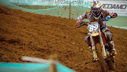 开云官方网站：马德里竞技酝酿中场变革 格雷茨卡成西蒙尼重点引援目标