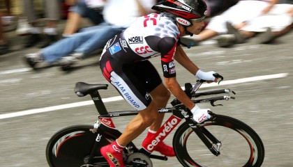 【开云赛事集团】2025年FIFA年度最佳男足阵容揭晓，登贝莱与亚马尔领衔，姆巴佩遗憾无缘