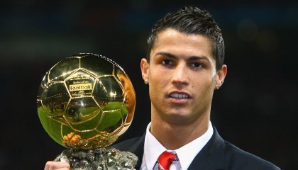 开云直播中心-意天空独家披露，热那亚门将莱亚利开场即染红，创意甲三十年来最快罚下纪录；奥科耶亦闯入历史前十