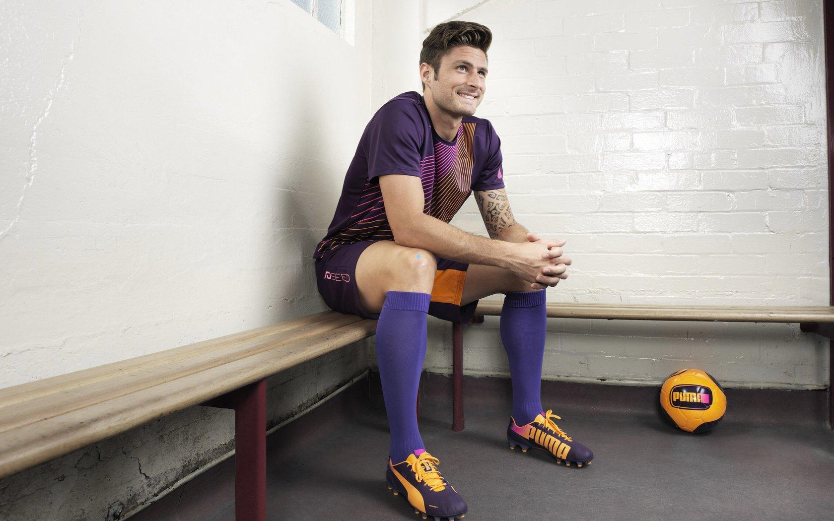 英超前瞻，伯恩利主场迎战曼联，阿莫林下课风波中红魔全力追赶红军